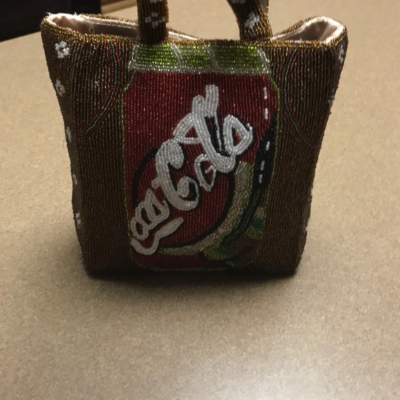 A Novelty Coca Cola Beaded Bag - Picture 2 of 8